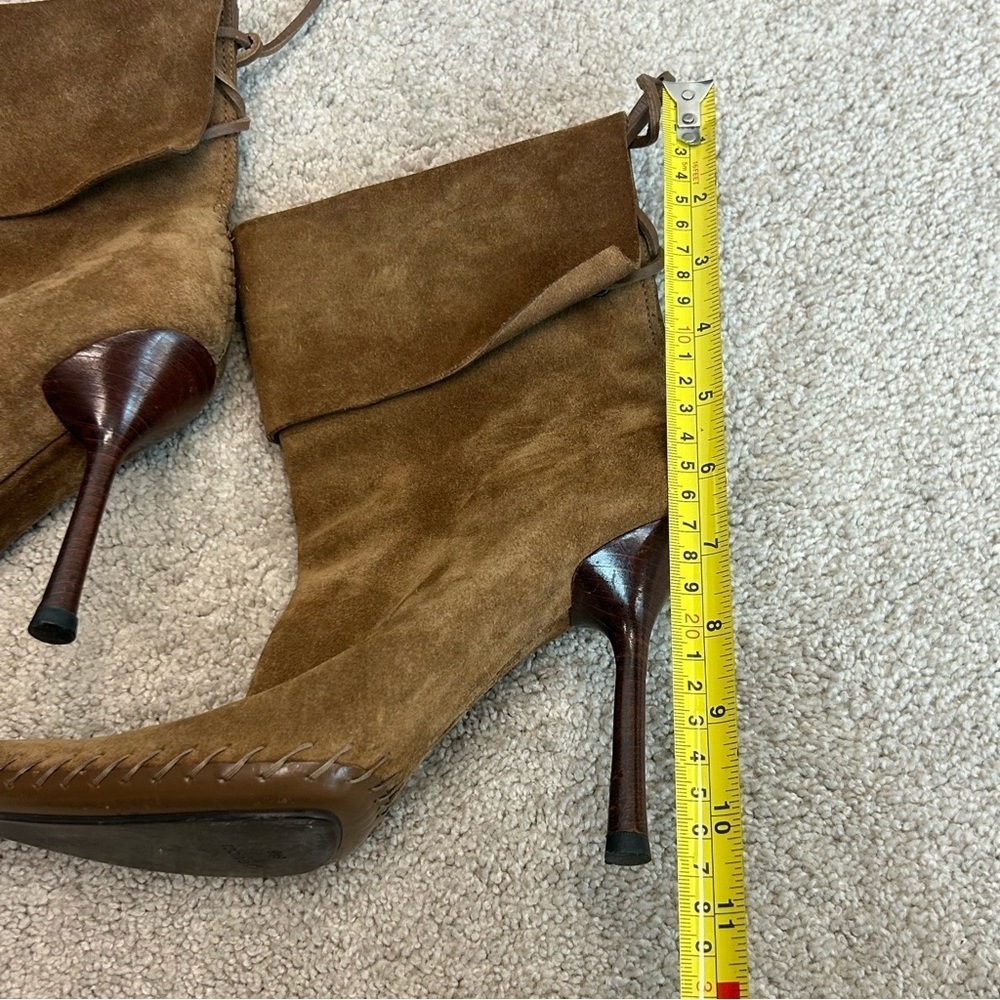 Gucci Vintage Camel Suede Leather folded Peter Pan lace up Ankle Boots Sz 8.5 - Picture 8 of 14